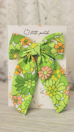 Retro Bow (Green)